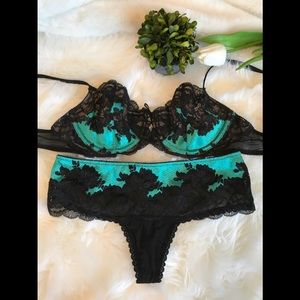 Victoria’s Secret sexy lace bra panties set